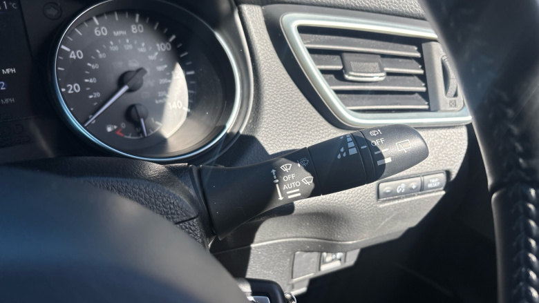 Nissan Qashqai 1.5 dCi 115 Acenta Premium 5dr Diesel Hatchback